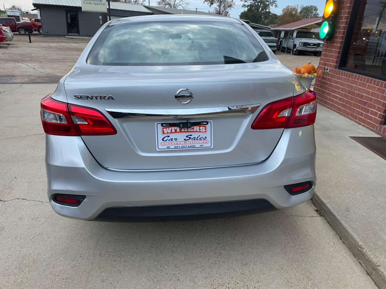 2017 Silver /Gray Nissan Sentra S 6MT (3N1AB7APXHY) with an 1.8L L4 SFI DOHC 16V engine, 6M transmission, located at 204 Hwy. 16 East, Carthage, MS, 39051, (601) 267-7277, 0.000000, 0.000000 - Photo #3